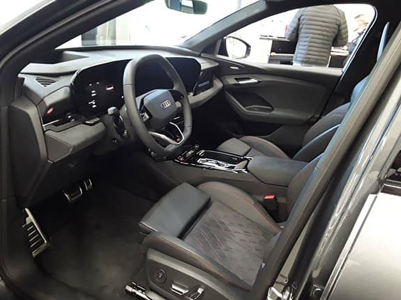 Audi SQ6 e-tron Flex lease 10