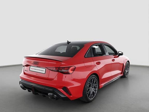 Audi RS3 Limousine 11