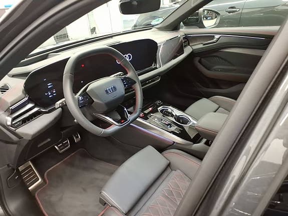 Audi A6 Avant e-hybrid quattro 367 hk S tronic 12